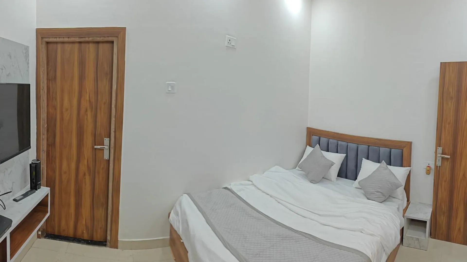 Hotel Rohit ,Agra Cantt Railway Station
